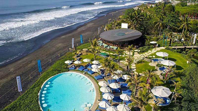 Bali beach clubs: Komune is loverlooking the famous Keramas surf breaks