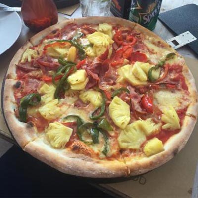 Best pizza in Bali: A delicious pizza at Cafe Marzano